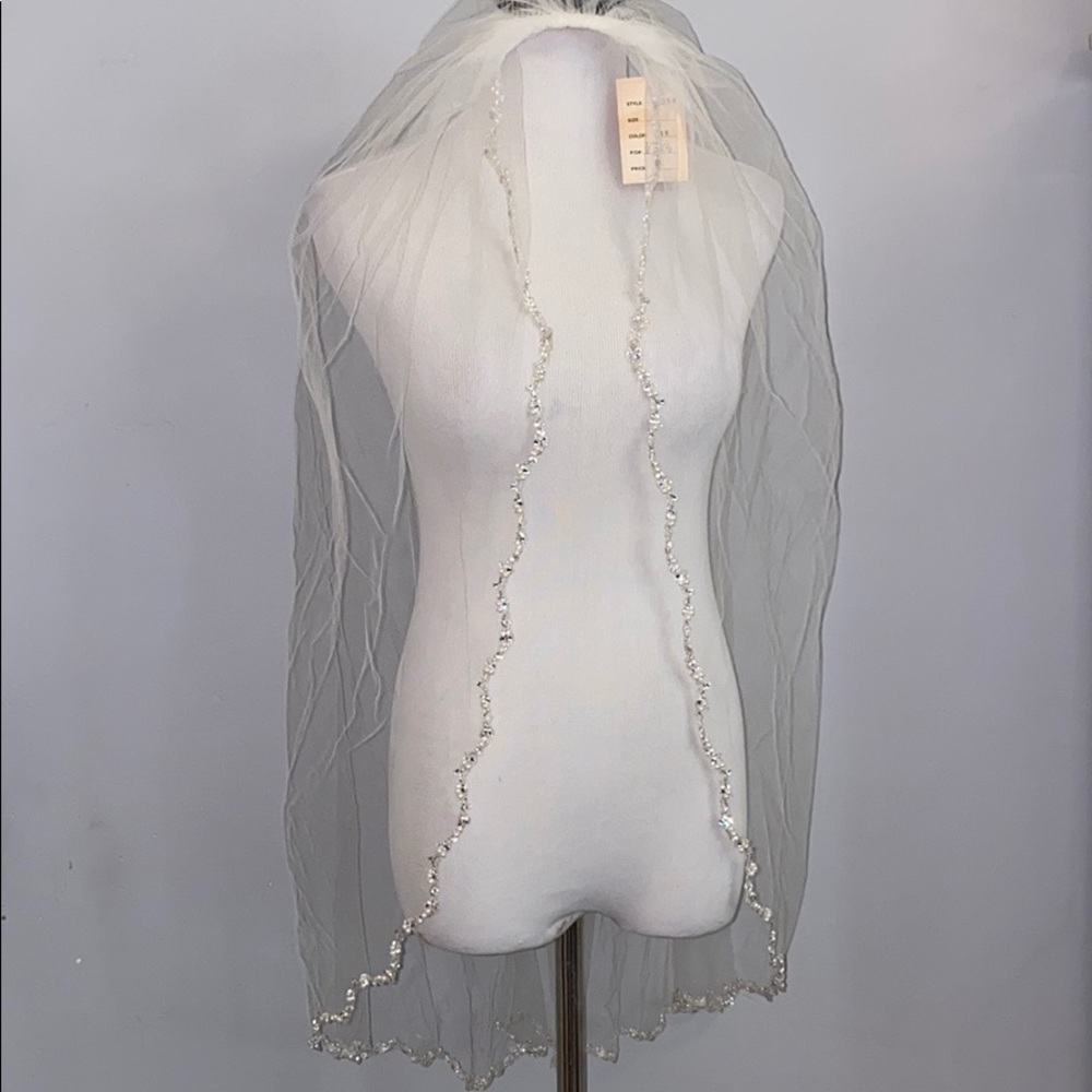 NWT Giselle bridals veil